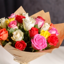 17 Trandafiri multicolori 30-40cm photo