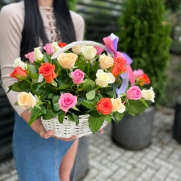 Trandafiri Multicolori in Cos alt vedere product