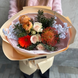 Buchet Elegant de Iarnă &icirc;n Nuanțe Calde de Piersică photo