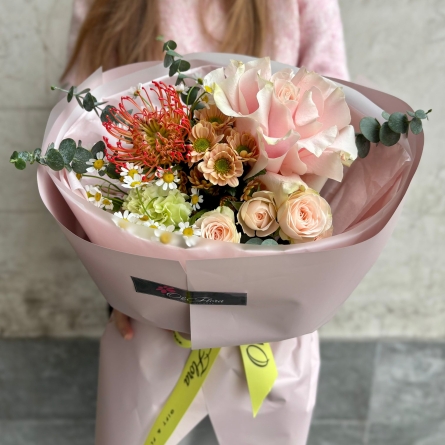 Buchet &icirc;n Nuanțe Pastelate de Roz și Crem photo