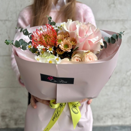 Buchet &icirc;n Nuanțe Pastelate de Roz și Crem photo