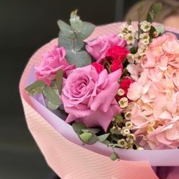 Buchet Roz cu Hortensie si Trandafiri photo