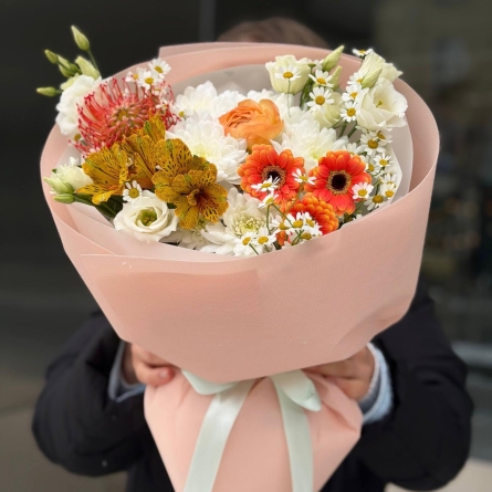 Buchet Pastel cu Gerbera, Crizanteme și Alstroemeria photo