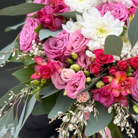 Buchet Alb Roz cu Trandafiri și Crizanteme photo