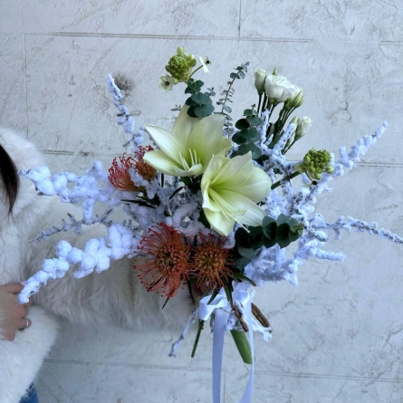 Buchet de Iarnă cu Amarilis și Leucospermum photo