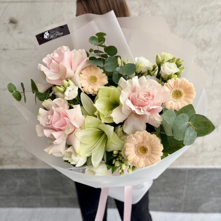 Buchet Pastel cu Amarilis, Trandafiri și Gerbera photo