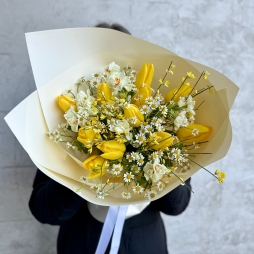 Buchet Galben cu Lalele si Musetel alt vedere product 4