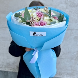 Buchet cu Hortensii, Trandafiri si Ranunculus alt vedere product 5