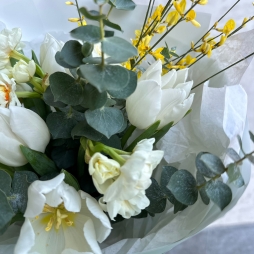 Buchet cu Lalele, Narcise si Genista alt vedere product 4
