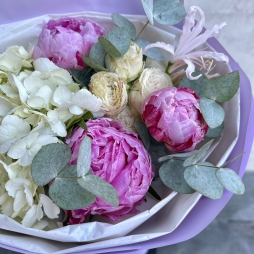 Buchet cu Hortensi, Bujori si Trandafiri Bombastic alt vedere product 2