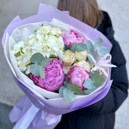 Buchet cu Hortensi, Bujori si Trandafiri Bombastic alt vedere product 3