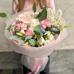 Buchet Pastel de Primăvară cu Accent Albastru alt vedere product 4