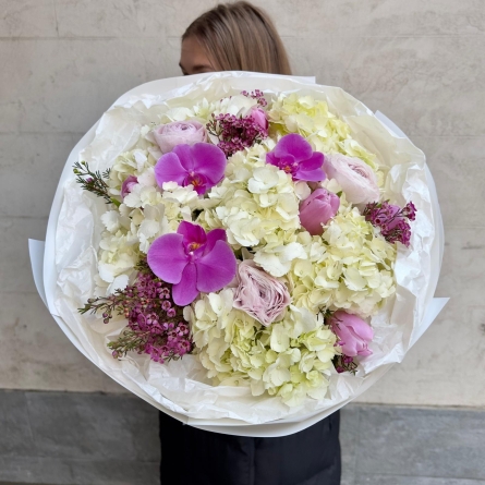 Buchet Alb cu Hortensii, Ranunculus și Orhidee alt vedere product 4