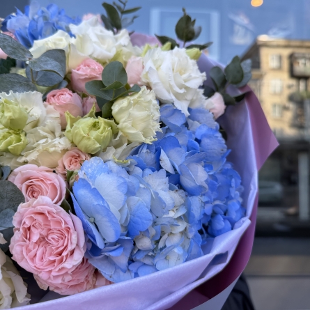 Buchet cu Hortensie Albastra, Trandafiri Roz si Eustome alt vedere product 2