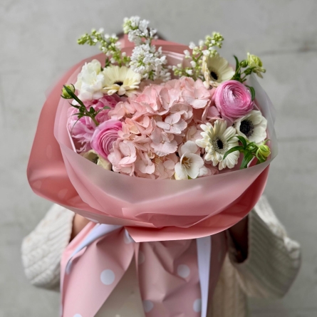 Buchet cu Hortensie, Ranunculus si Flori Albe alt vedere product 4