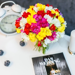 Buchet din 31 frezii alt vedere product 7