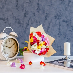 Buchet din frezii in hirtie naturala alt vedere product 2