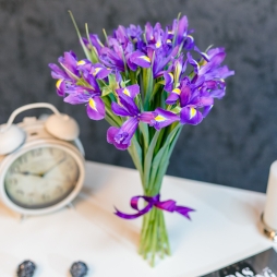 Buchet din 15 irisi photo