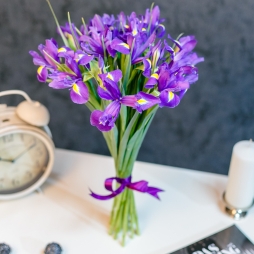 Buchet din 15 irisi photo